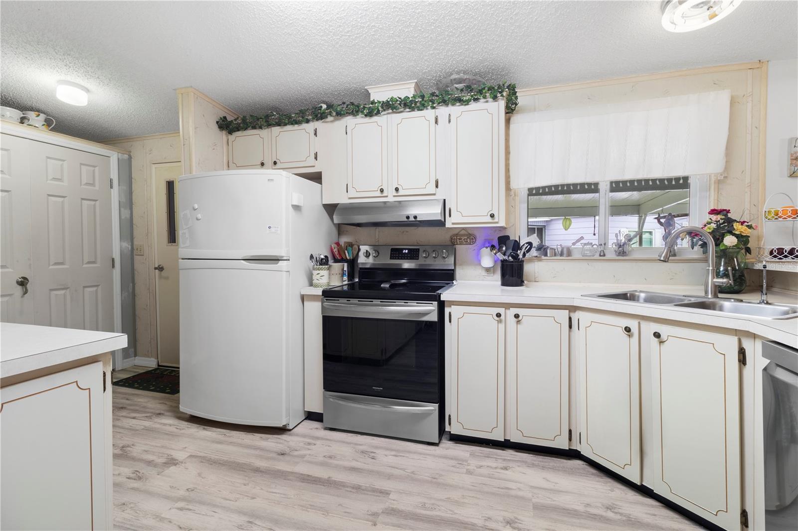 RIDGEWOOD MEADOWS PH II & III - Residential