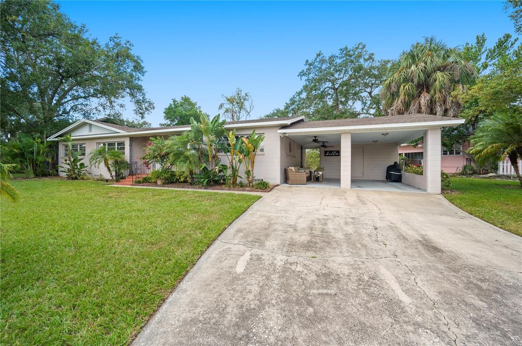 Photo of 620 E Park Street, Lakeland, FL 33803 (MLS # L4956669)