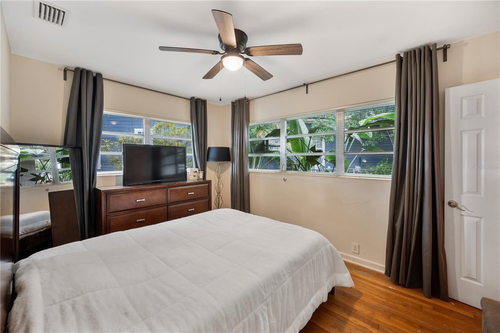 DIXIELAND REV - Residential