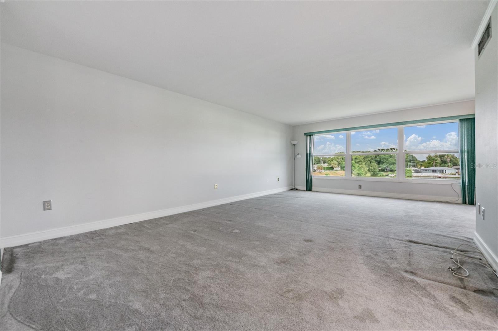 1655 S HIGHLAND AVENUE J390