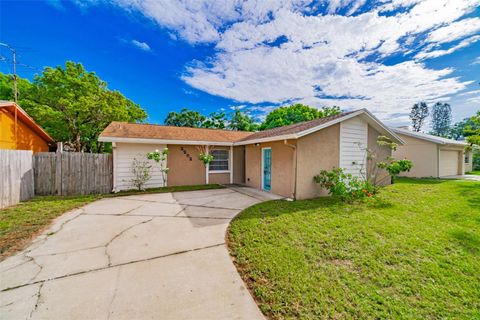 A home in LAKELAND