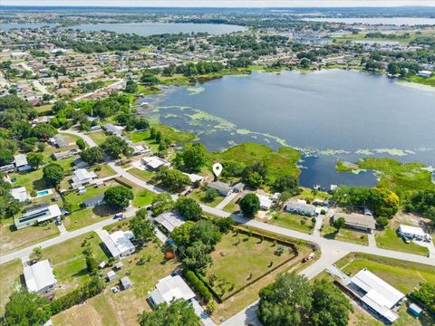 A home in WINTER HAVEN