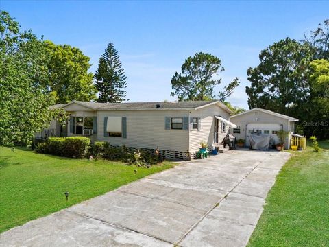 A home in WINTER HAVEN