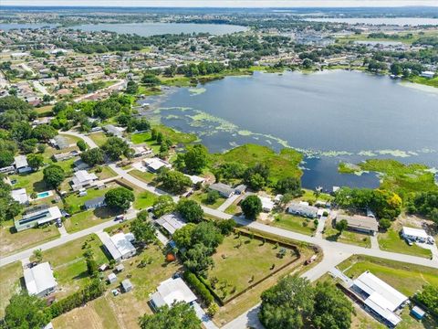 A home in WINTER HAVEN