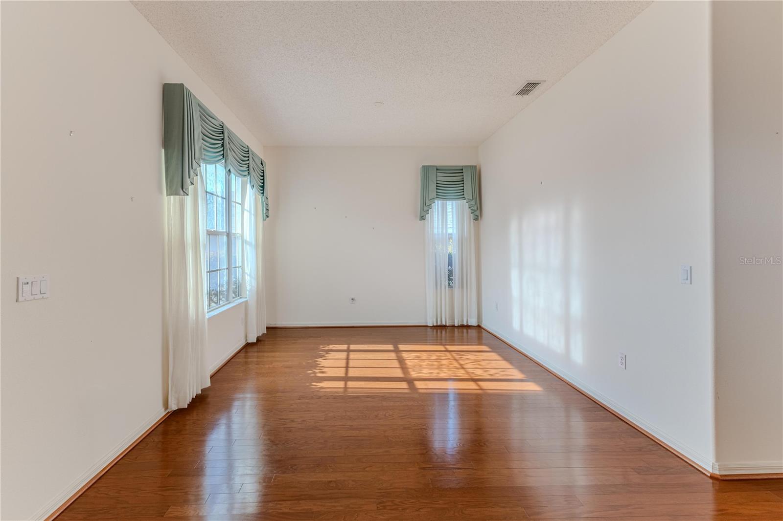 WELLINGTON AT SEVEN HILLS PH 6 - Residential