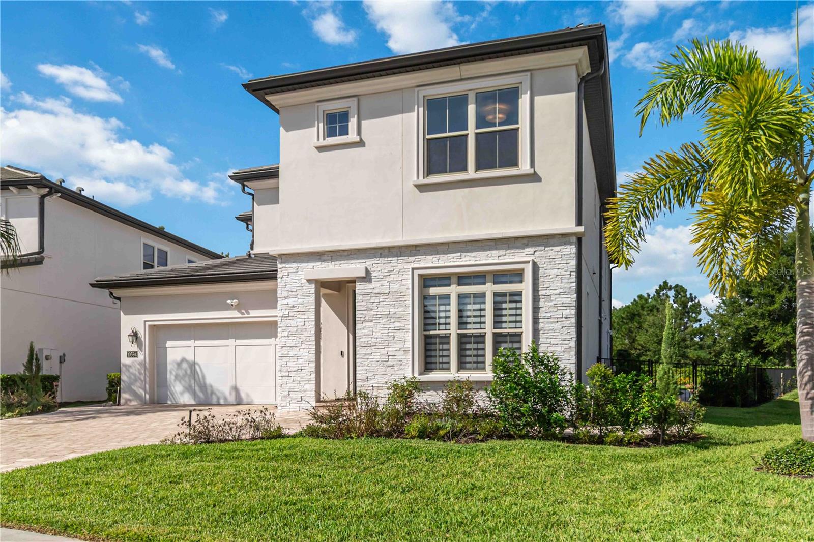 10594 ROYAL CYPRESS WAY