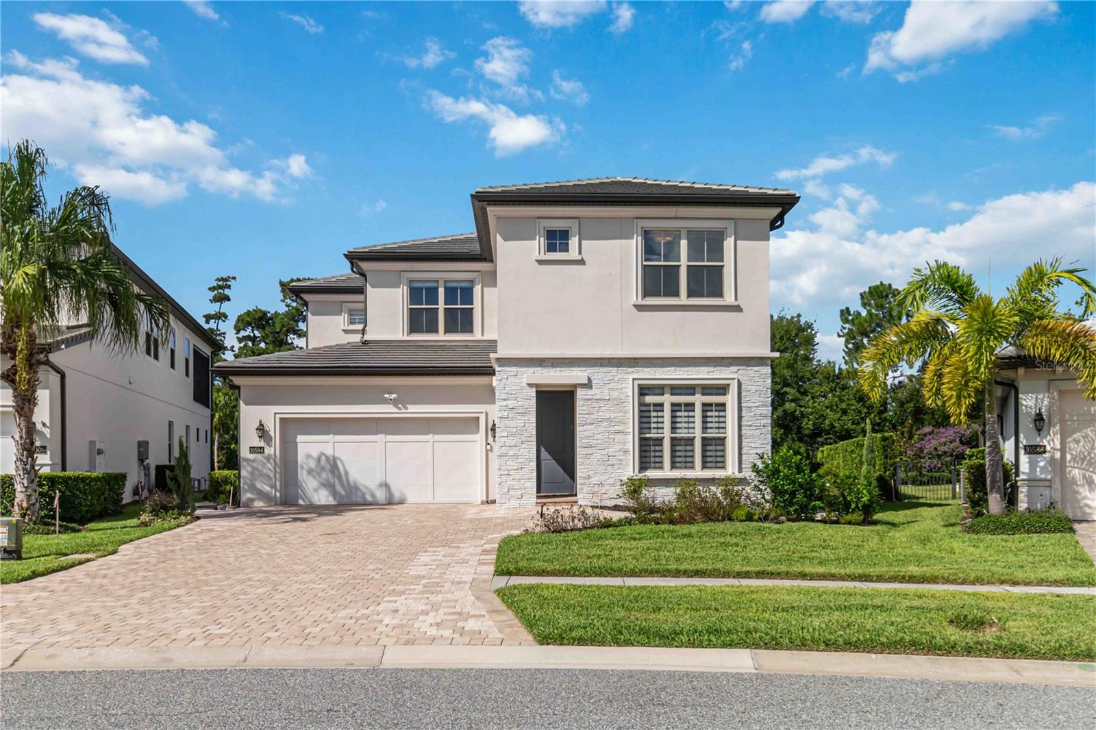 10594 ROYAL CYPRESS WAY