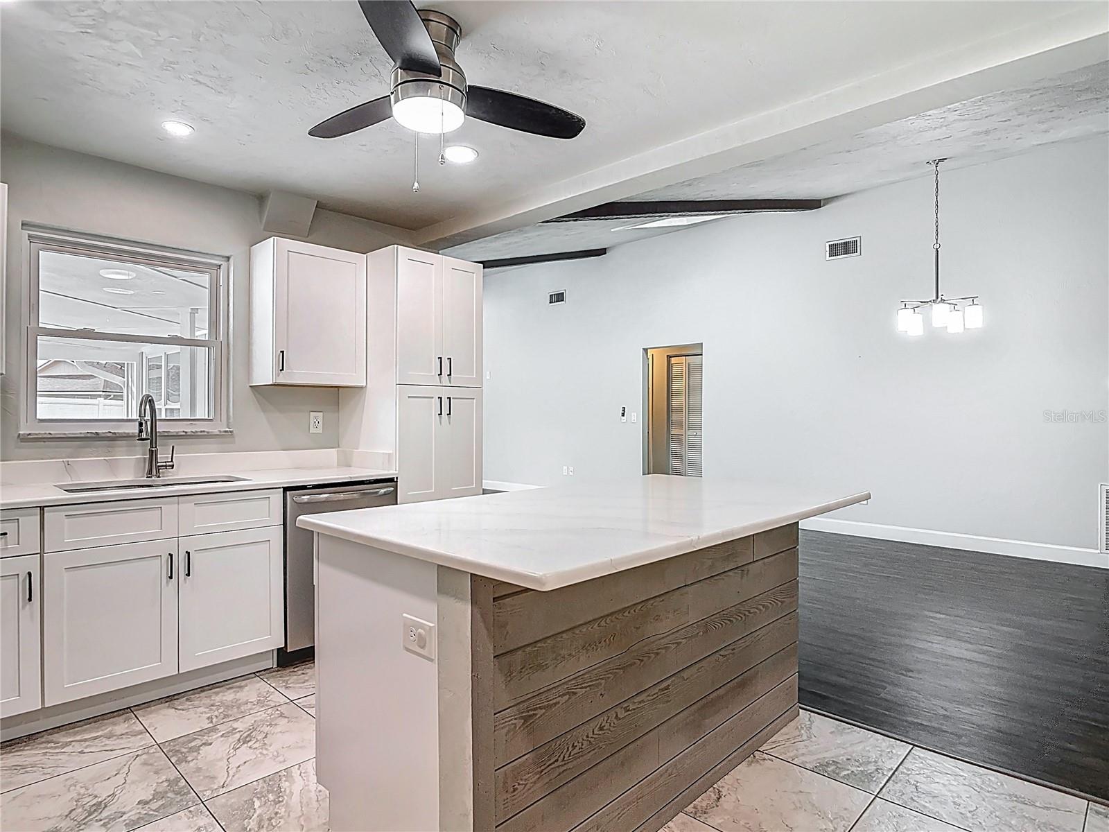 SLEEPY HOLLOW UNIT 01 - Residential