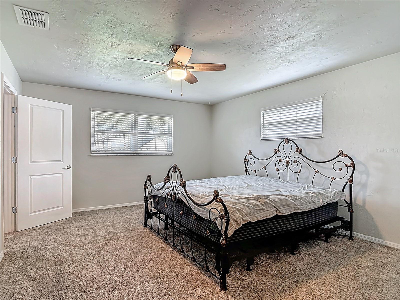 SLEEPY HOLLOW UNIT 01 - Residential