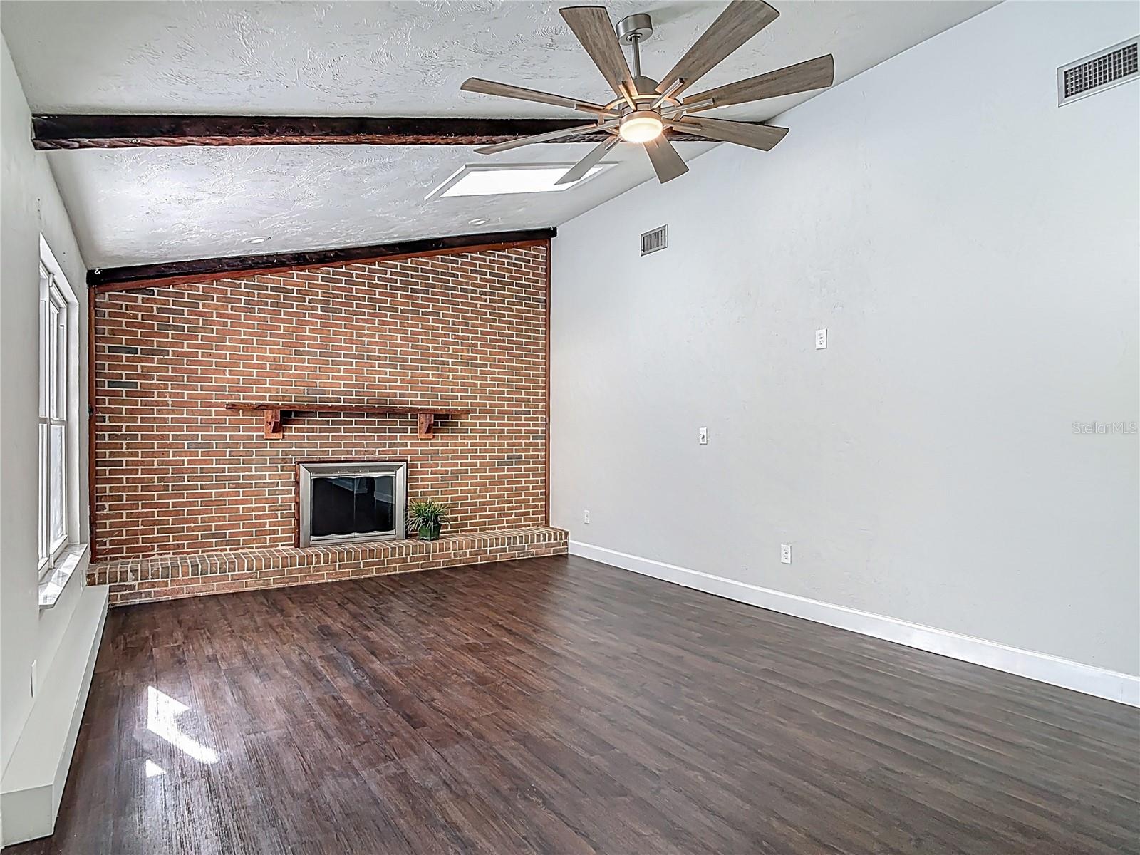 SLEEPY HOLLOW UNIT 01 - Residential