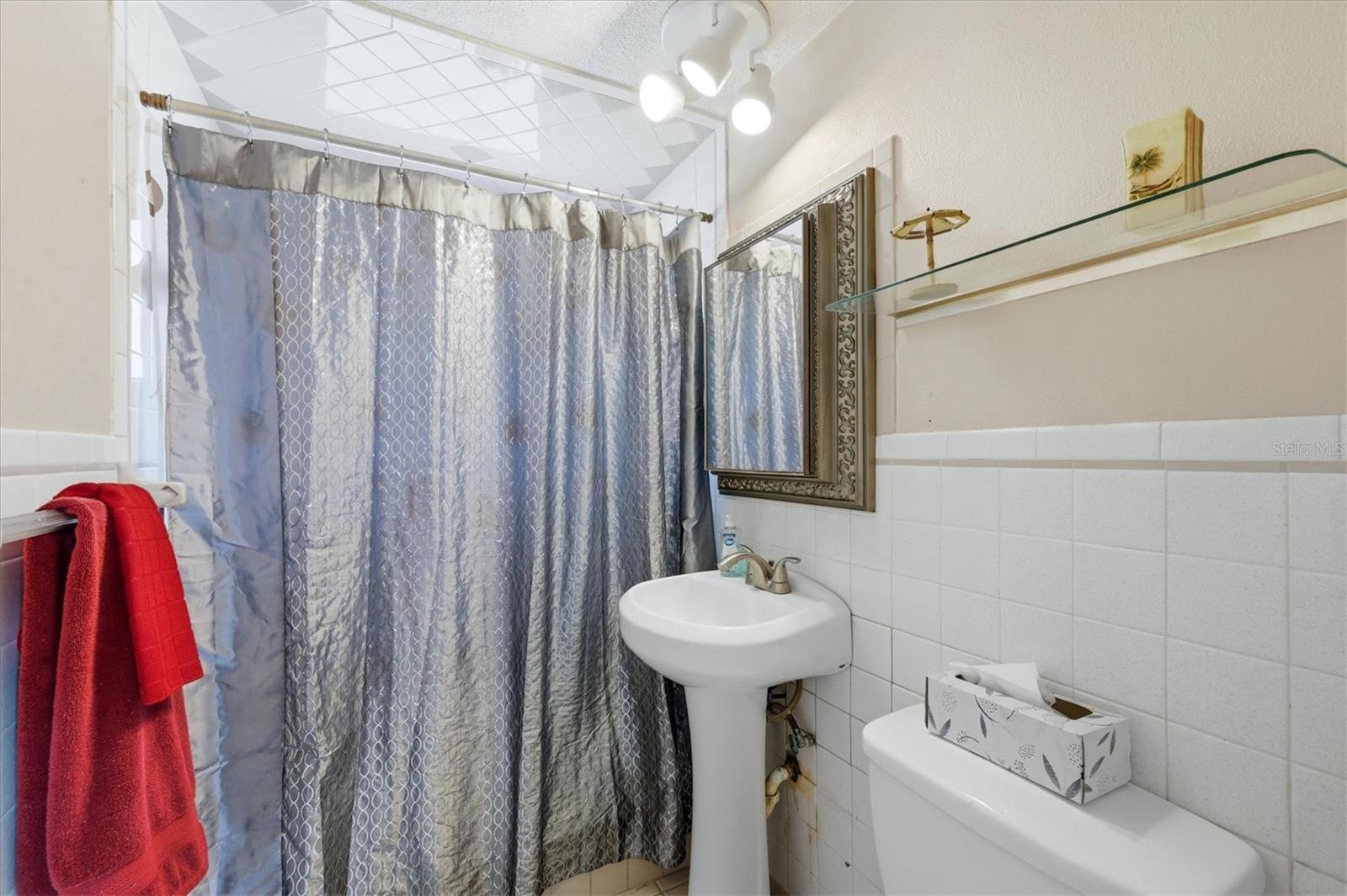 ENGLEWOOD VIEW - Residential