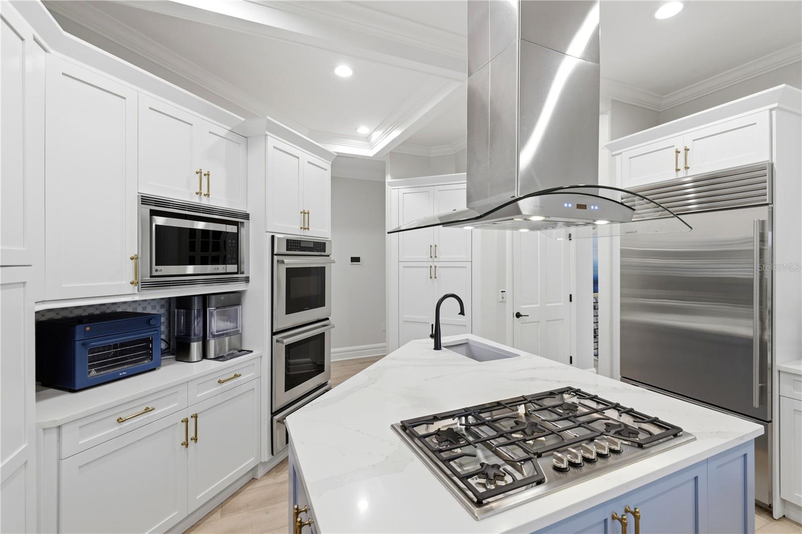 ELLIOT M PROP SIESTA KEY - Residential