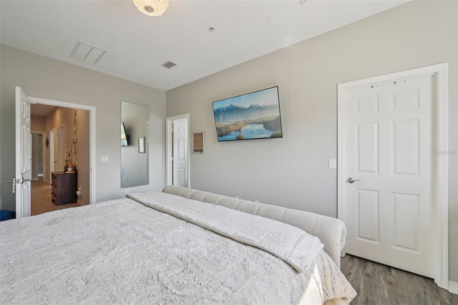 PALMA SOLA TRACE - Residential