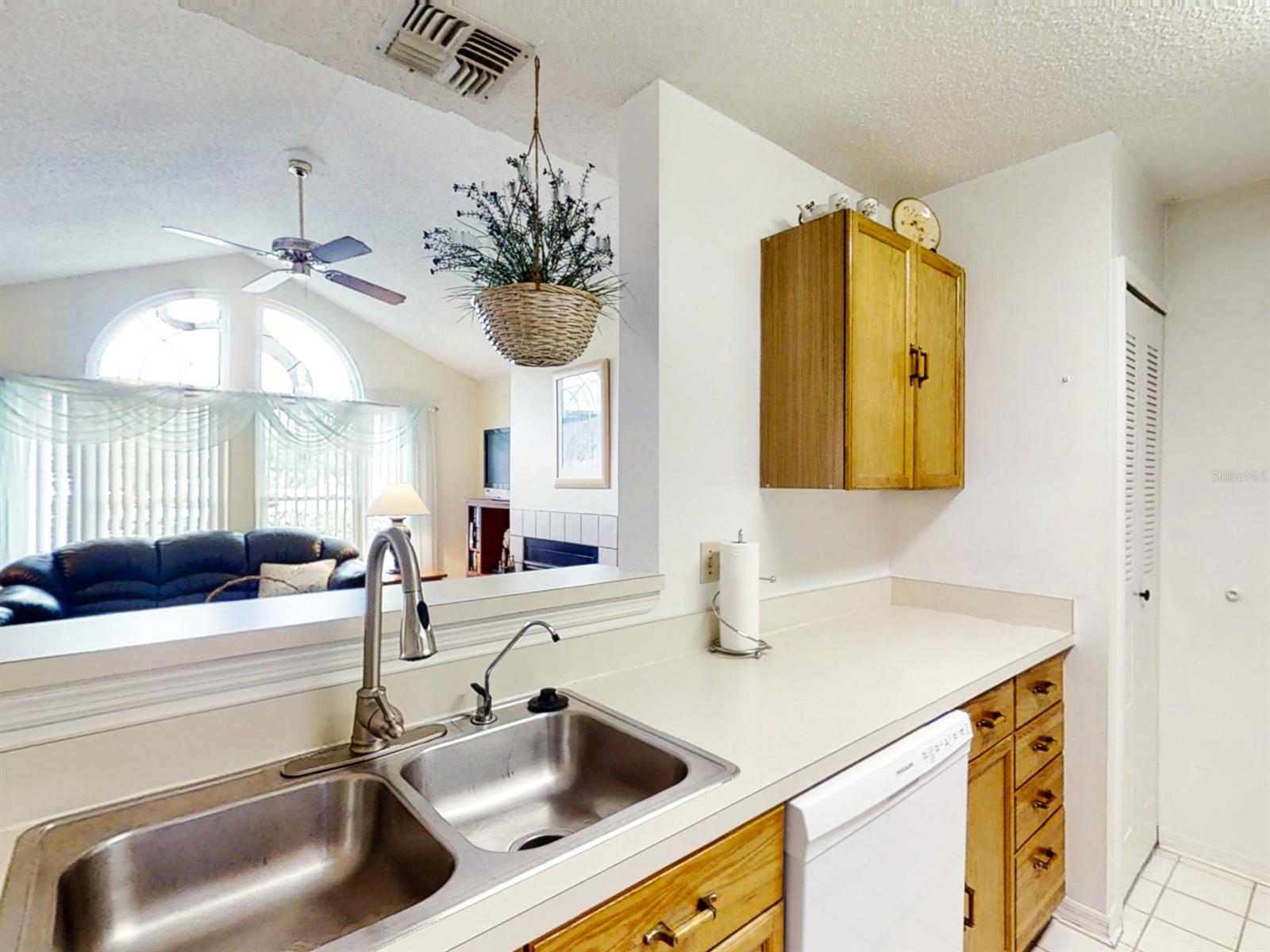 Sun Beach Club Condo Ph 01-03 - Residential