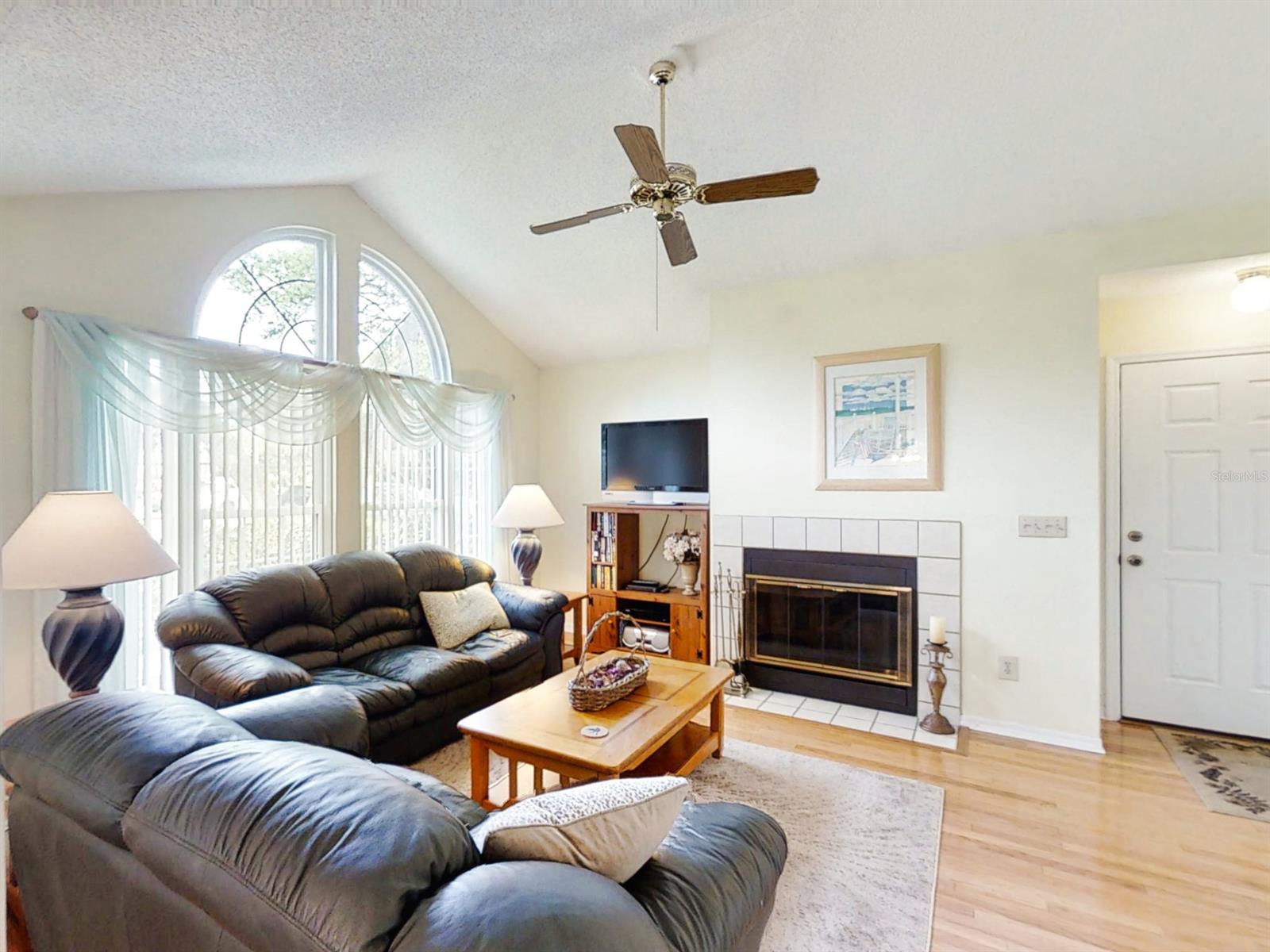 Sun Beach Club Condo Ph 01-03 - Residential