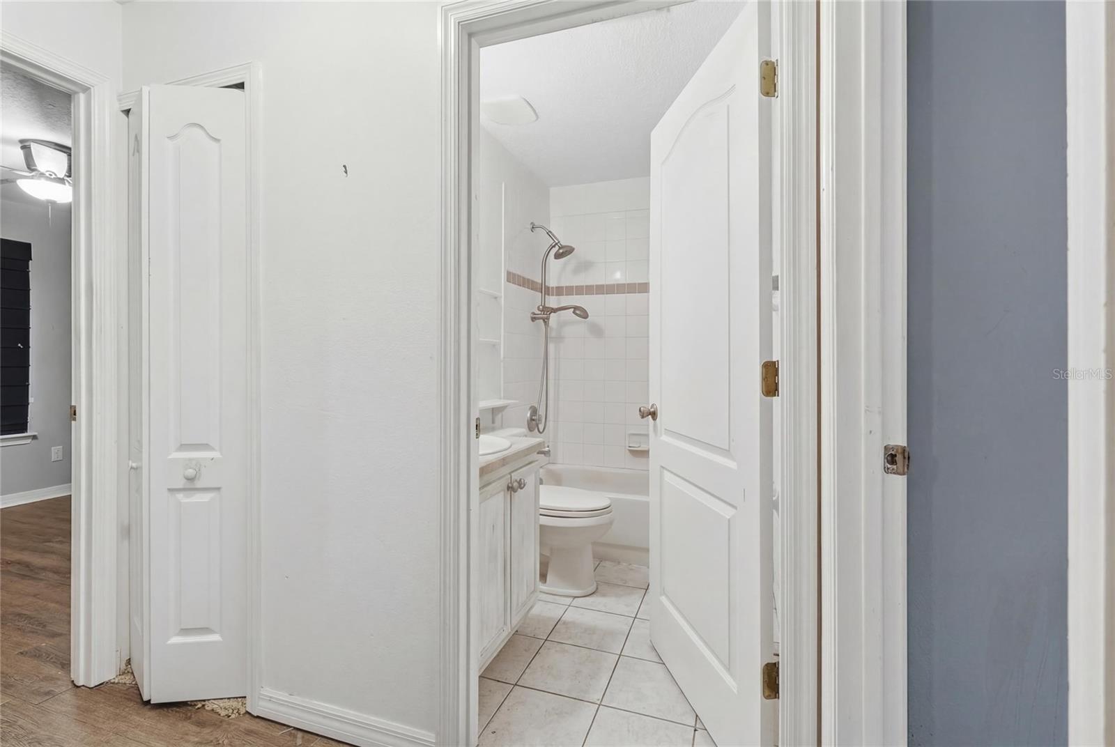 HOWEY PALM GARDENS - Residential