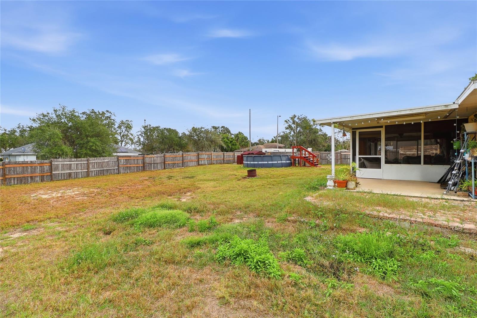 HOWEY PALM GARDENS - Residential