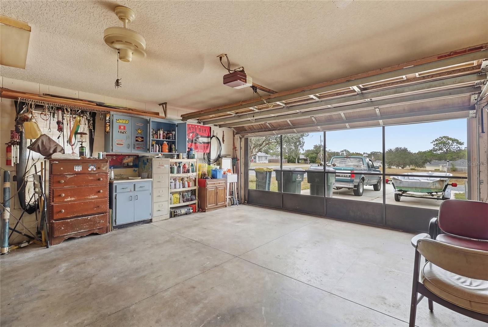 HOWEY PALM GARDENS - Residential