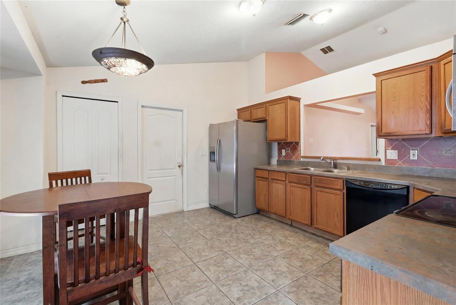 HOWEY PALM GARDENS - Residential