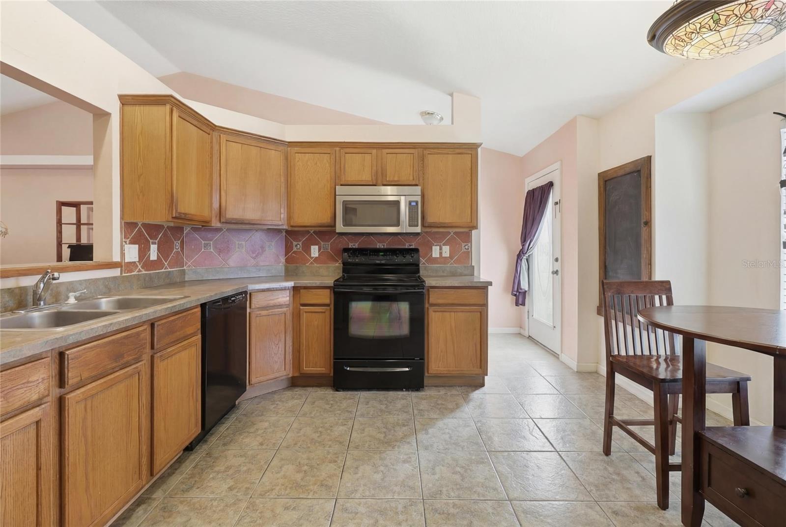 HOWEY PALM GARDENS - Residential