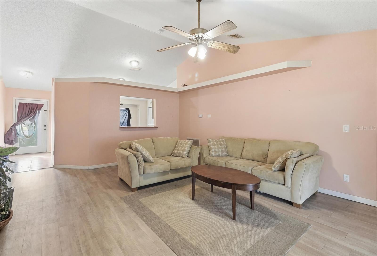 HOWEY PALM GARDENS - Residential