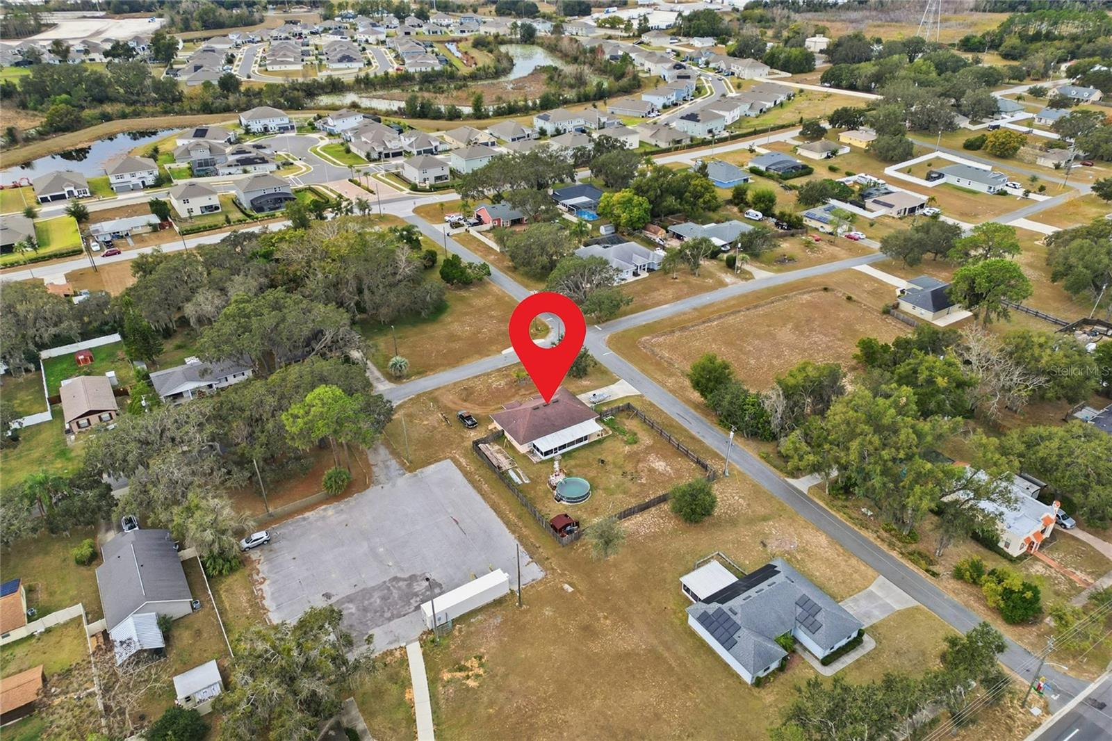 HOWEY PALM GARDENS - Residential