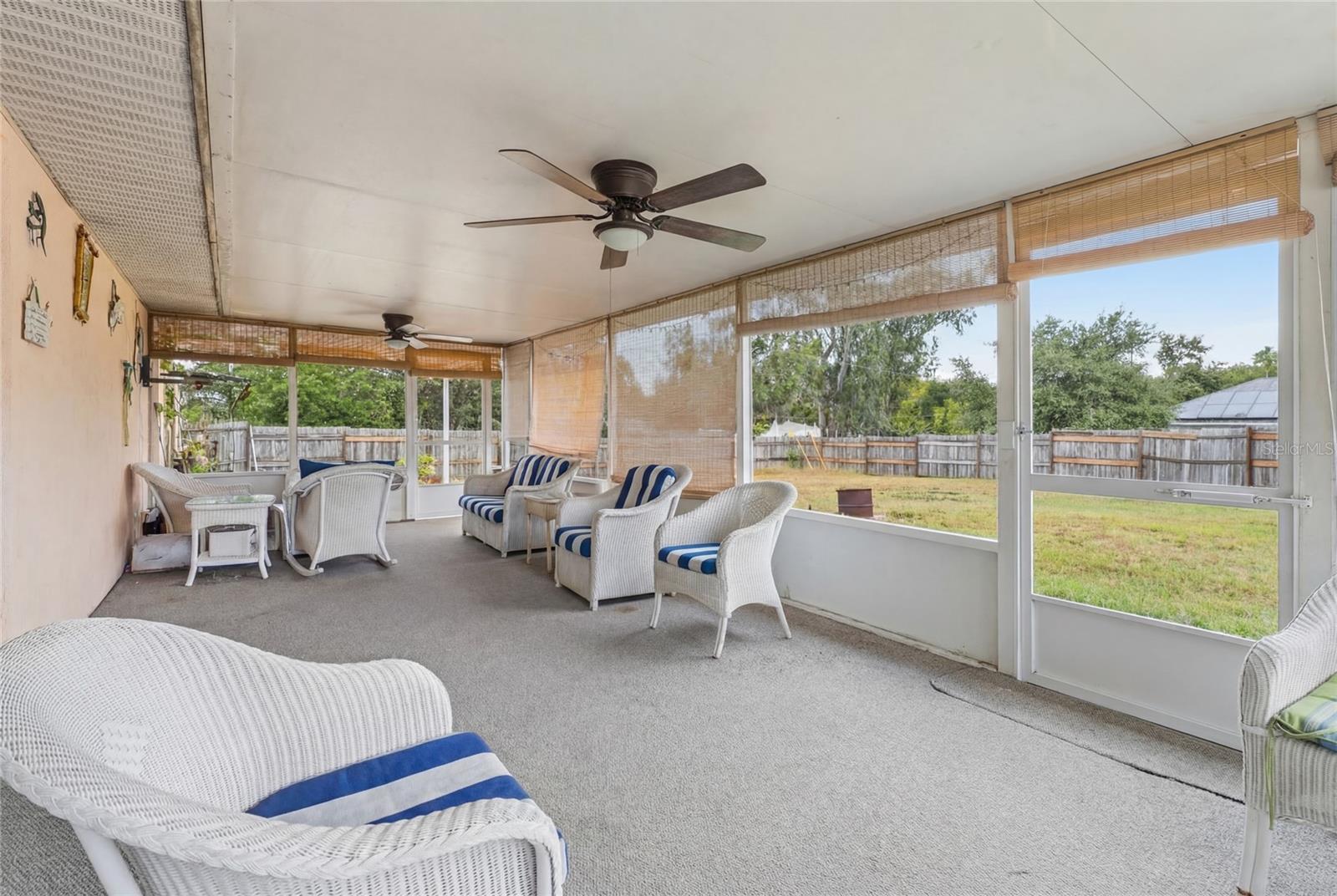 HOWEY PALM GARDENS - Residential