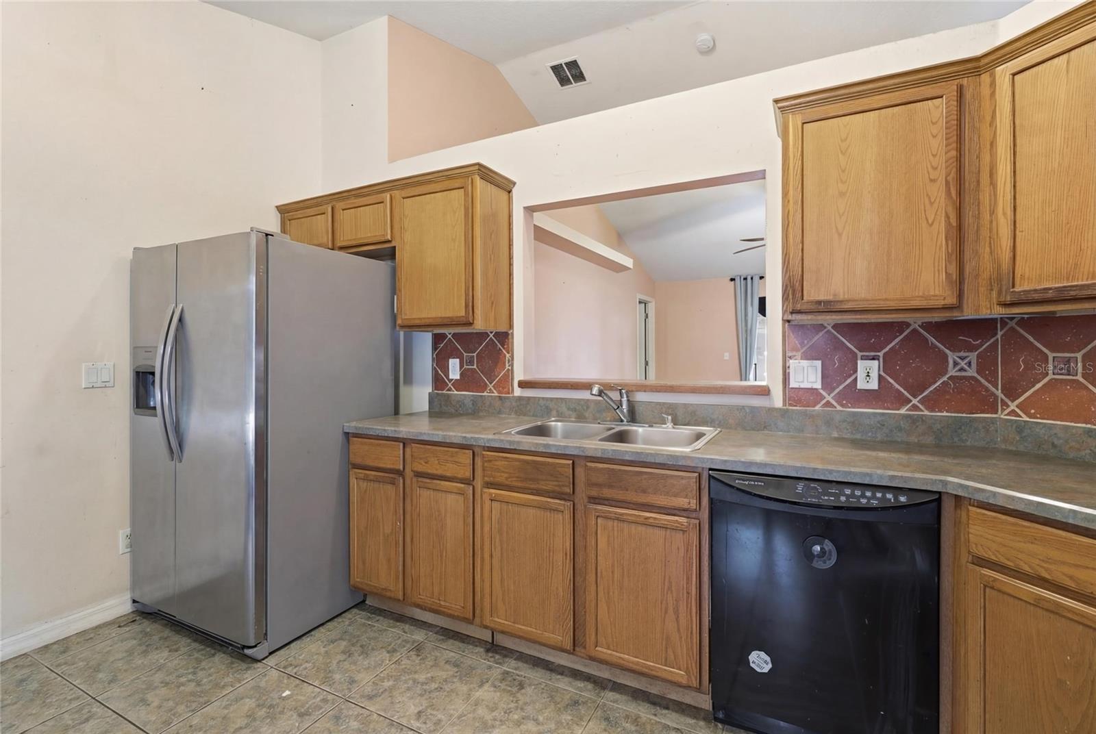 HOWEY PALM GARDENS - Residential