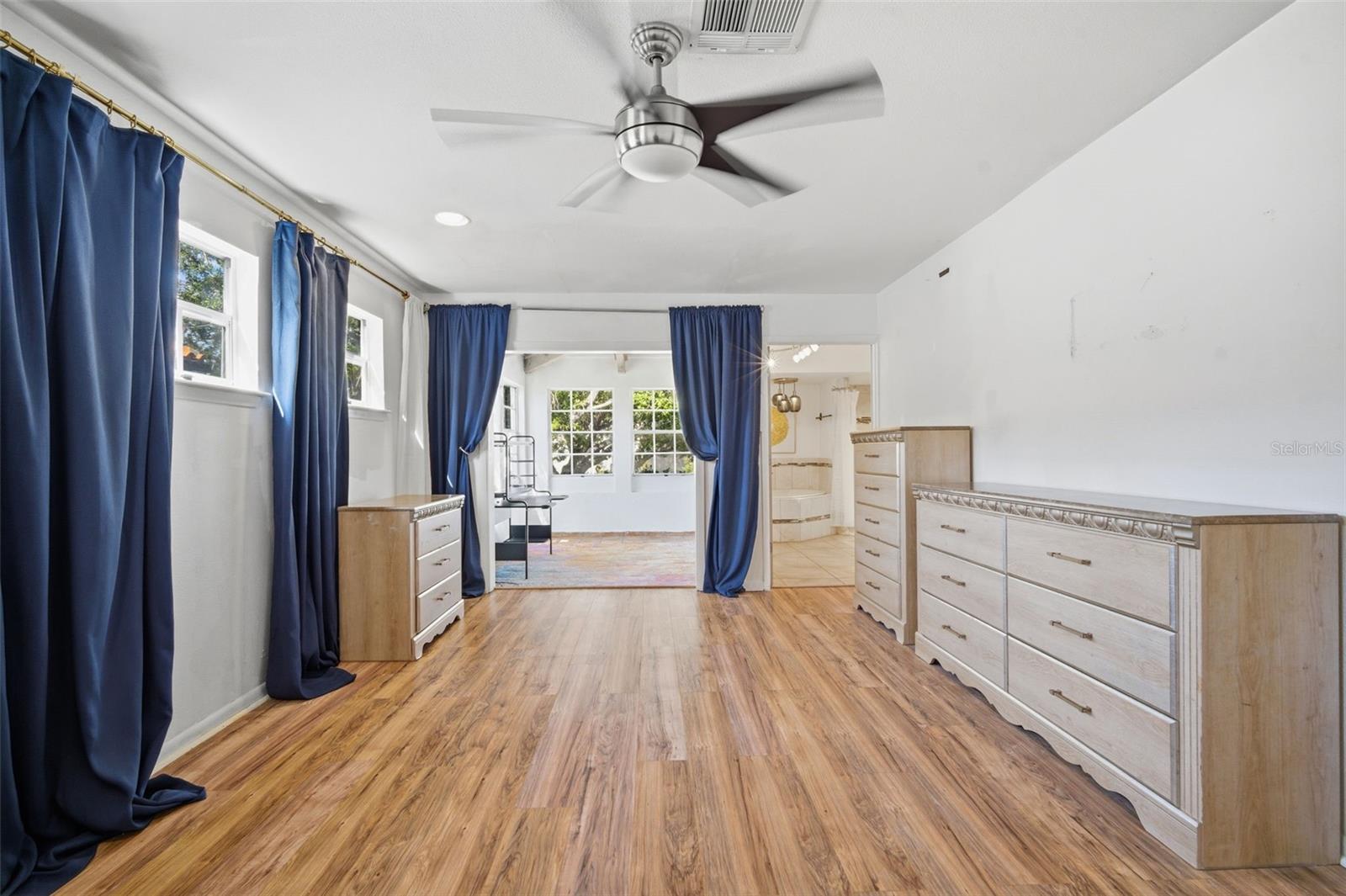 SUNSET PARK - Residential