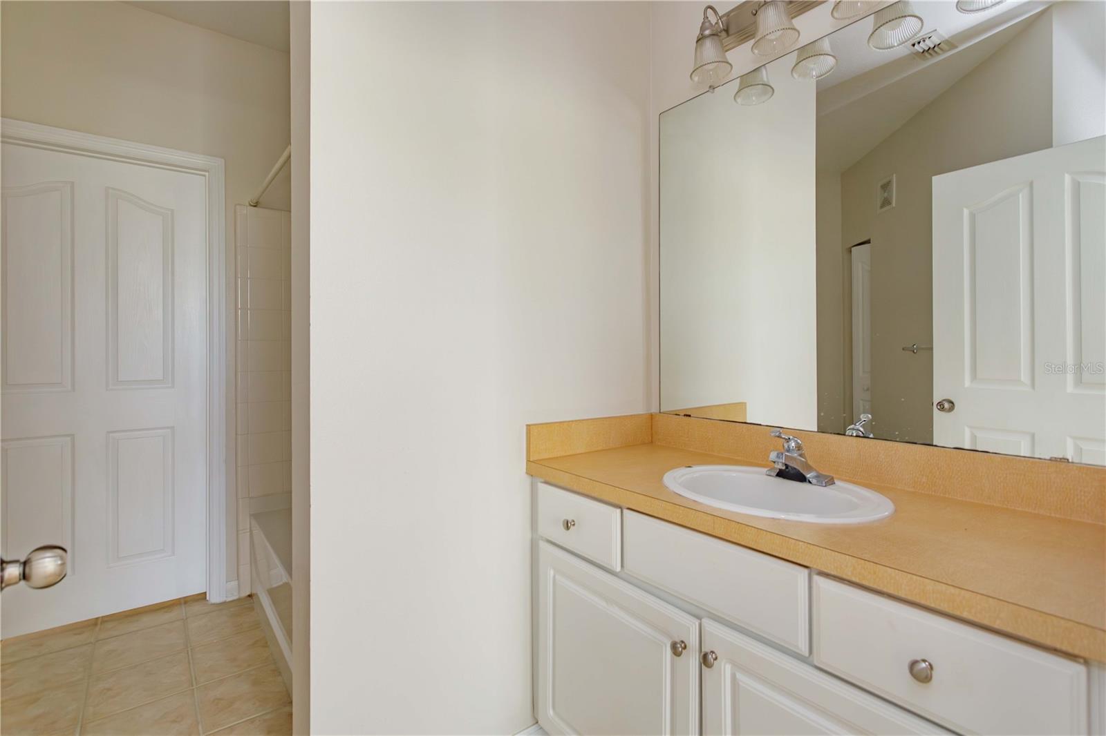 DISCOVERY PALMS - Residential