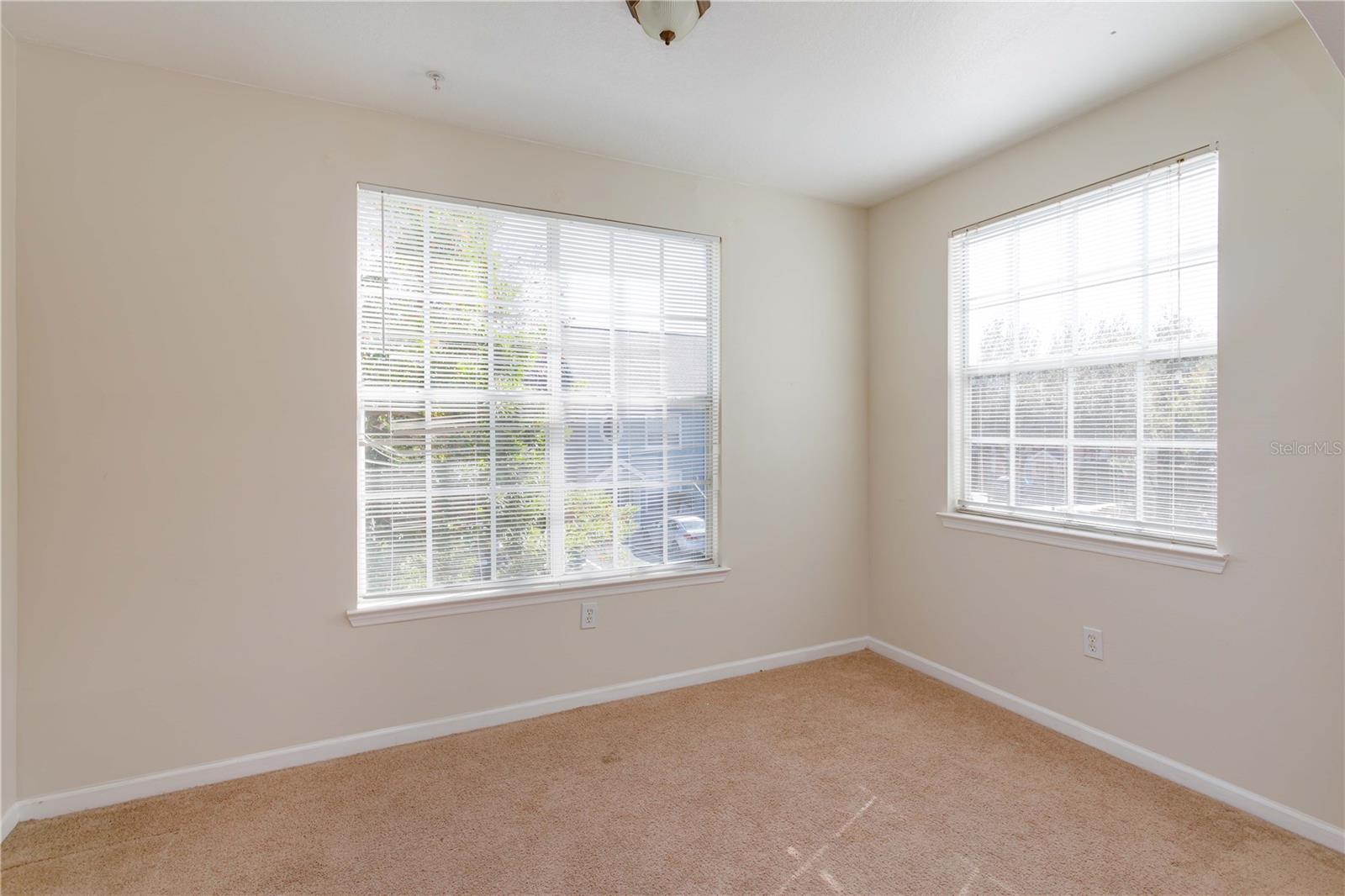 DISCOVERY PALMS - Residential