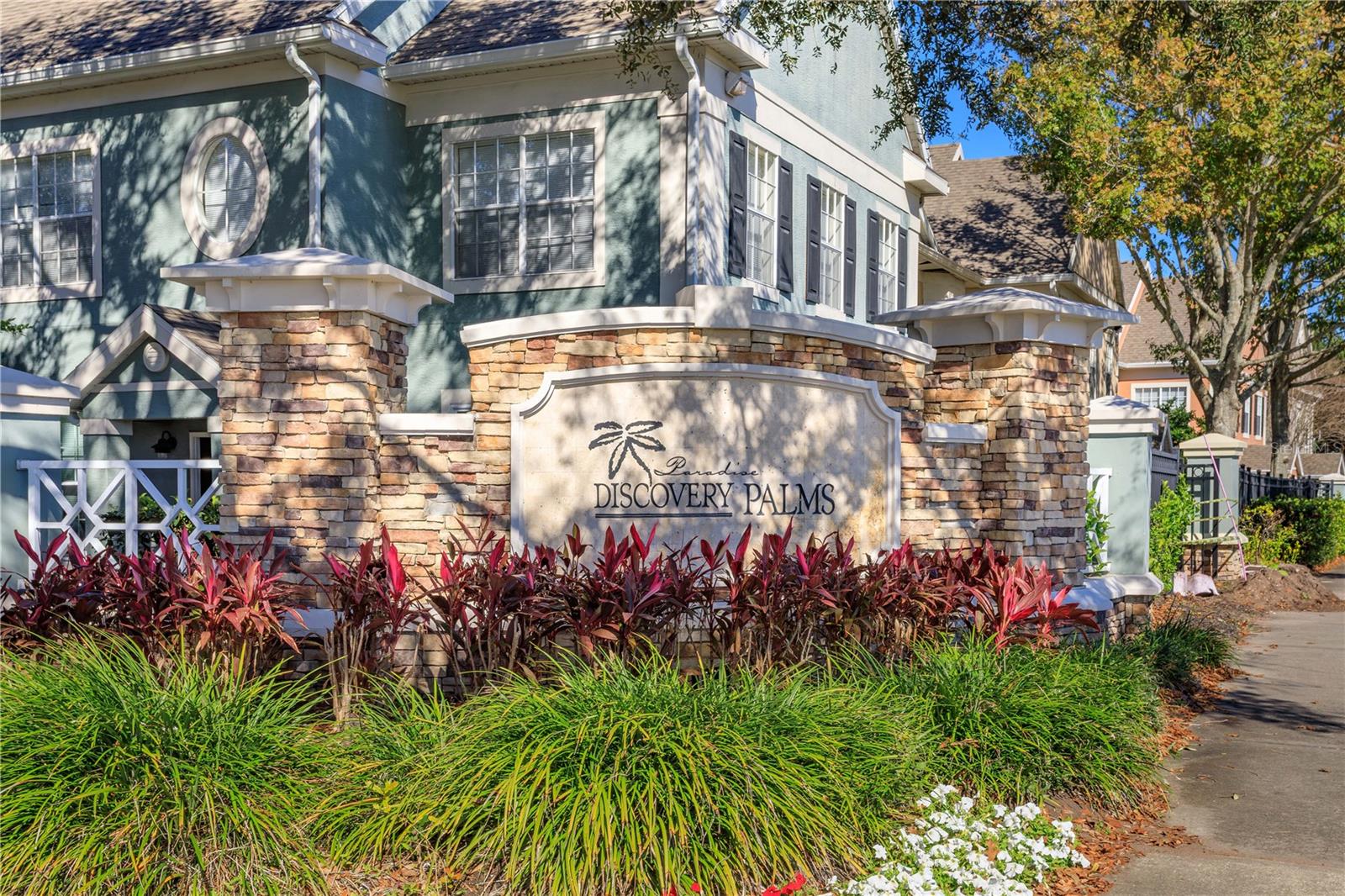 DISCOVERY PALMS - Residential