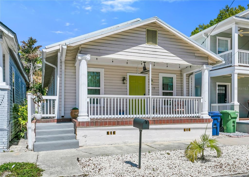 Photo of 2119 W Spruce Street, Tampa, FL 33607 (MLS # TB8470438)