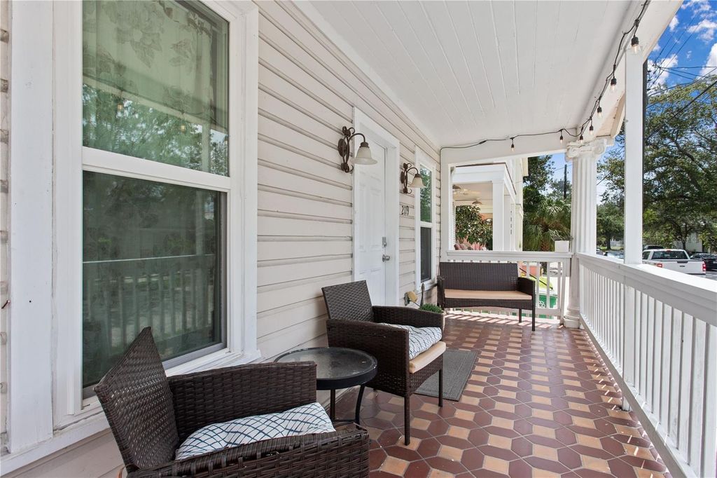 Photo of 2119 W Spruce Street, Tampa, FL 33607 (MLS # TB8470438)