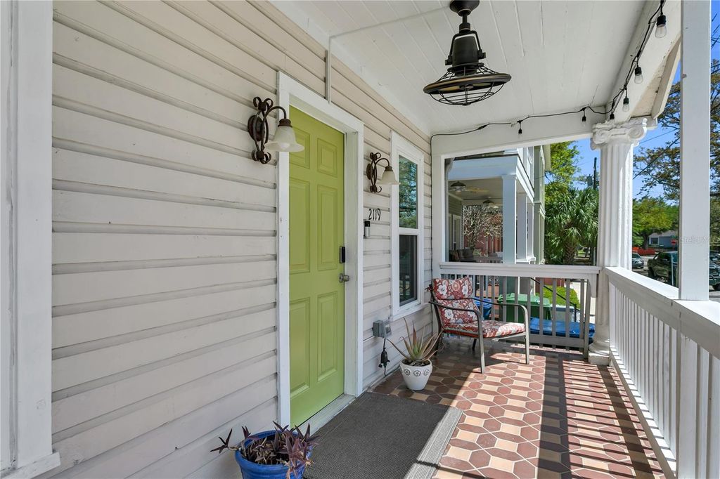 Photo of 2119 W Spruce Street, Tampa, FL 33607 (MLS # TB8470438)