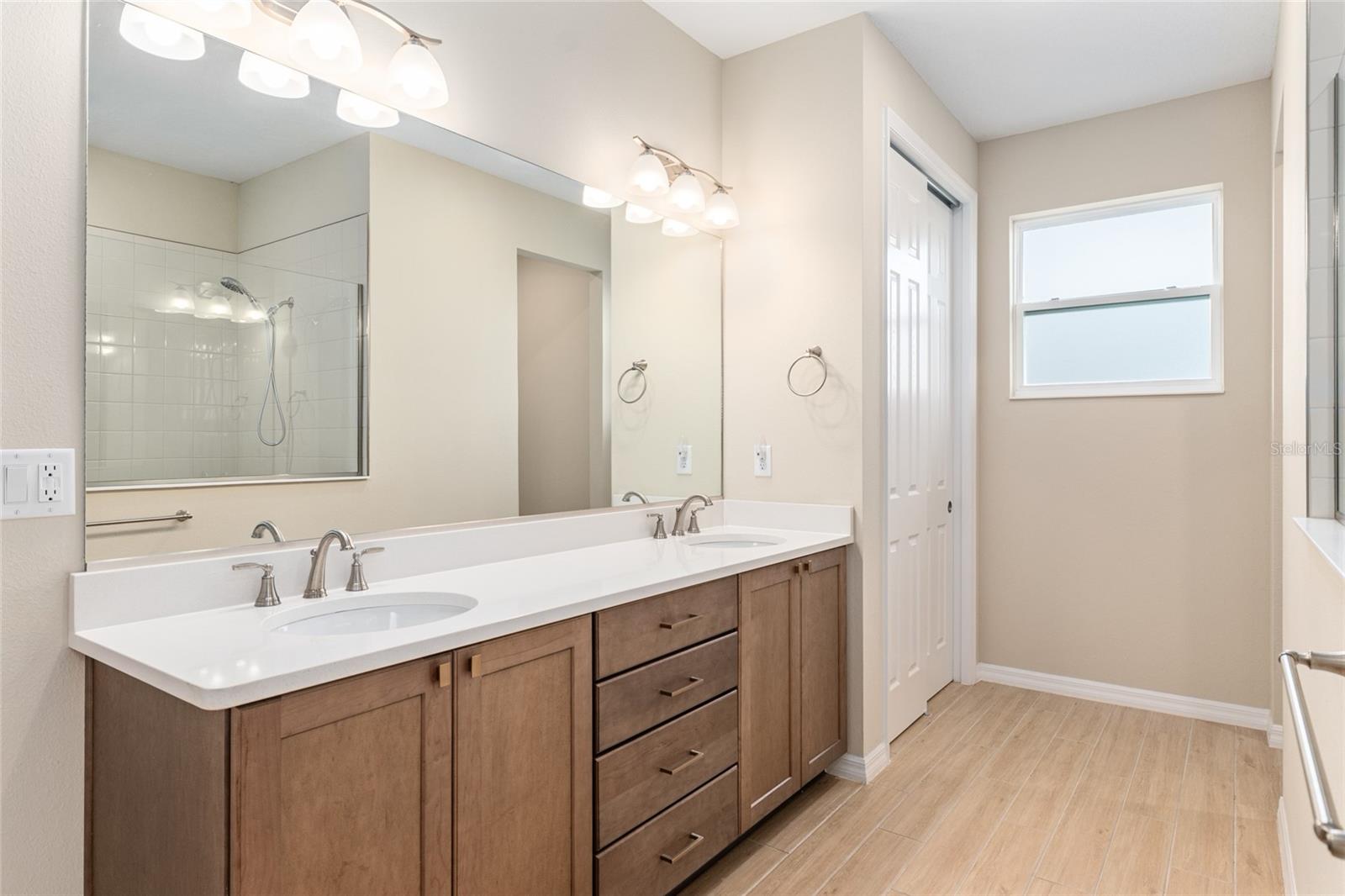 ON TOP OF THE WORLD - Residential