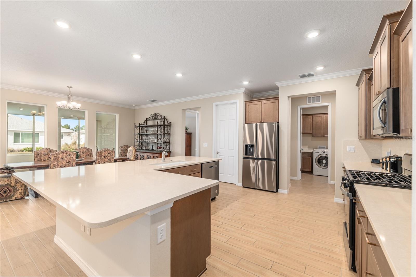 ON TOP OF THE WORLD - Residential