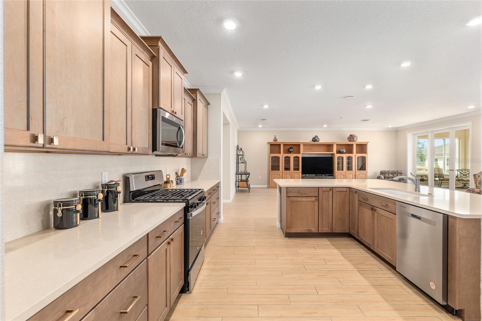 ON TOP OF THE WORLD - Residential