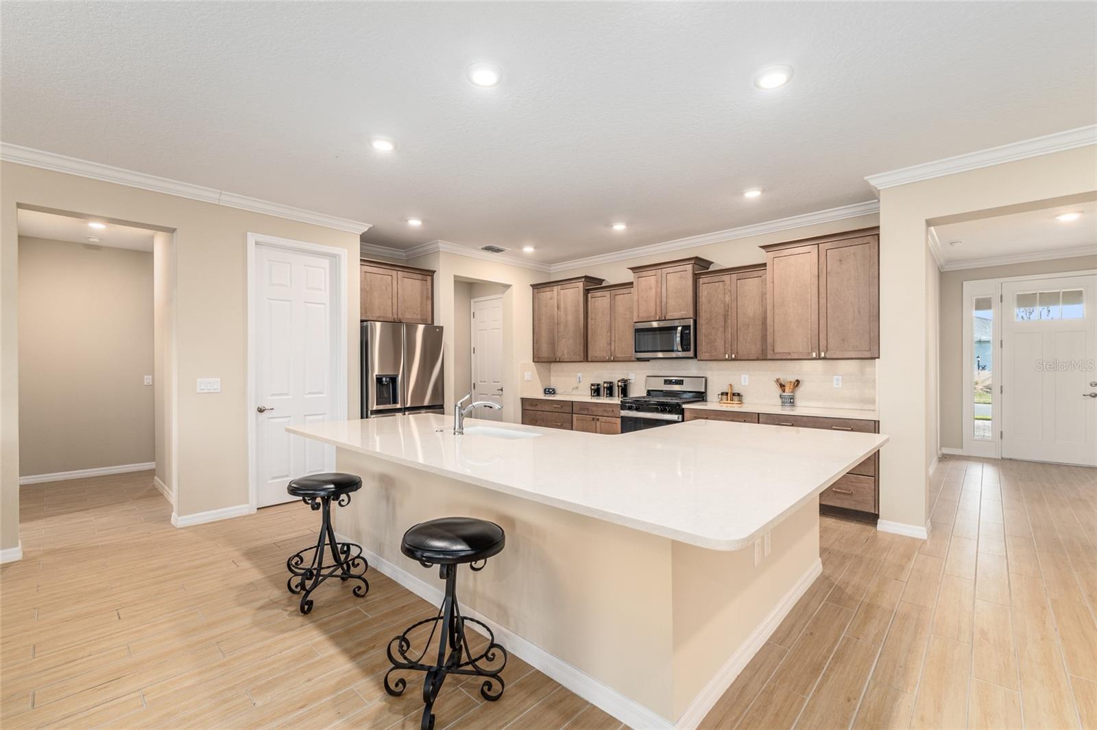 ON TOP OF THE WORLD - Residential