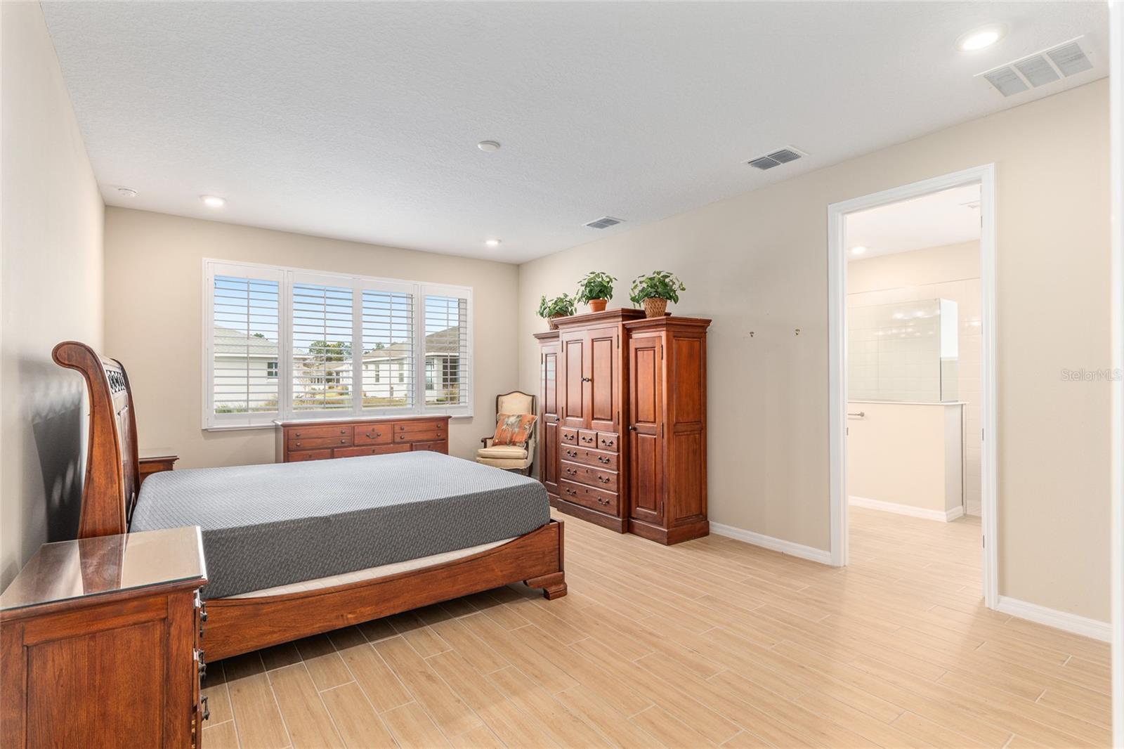 ON TOP OF THE WORLD - Residential