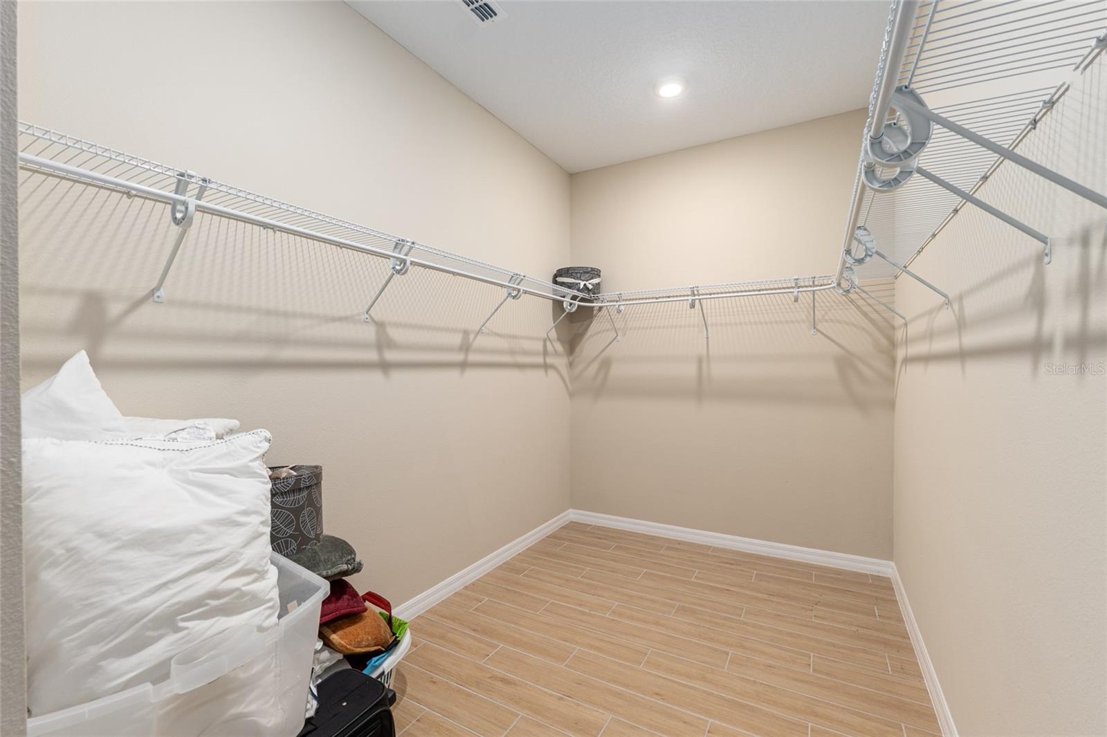 ON TOP OF THE WORLD - Residential