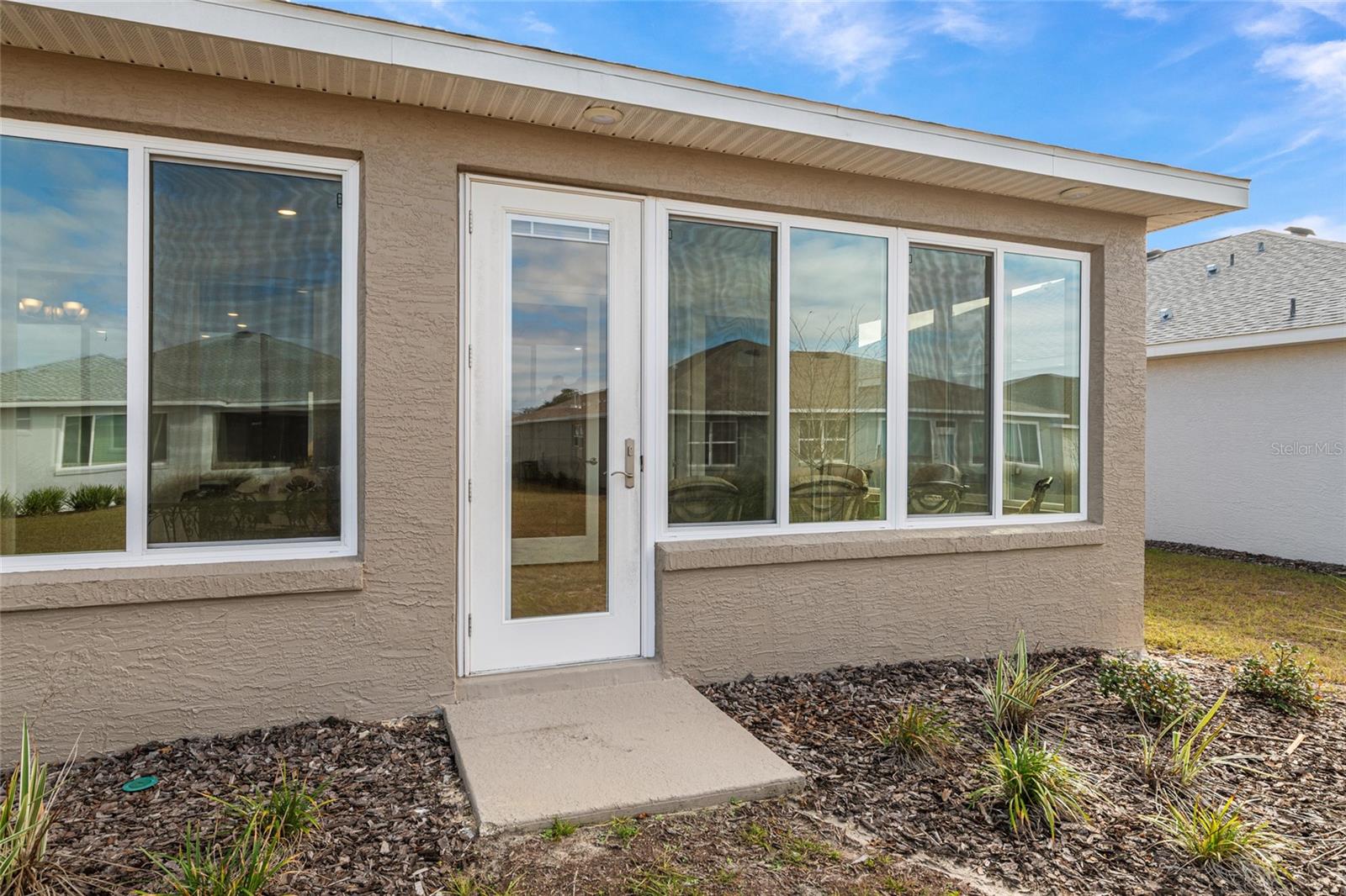 ON TOP OF THE WORLD - Residential