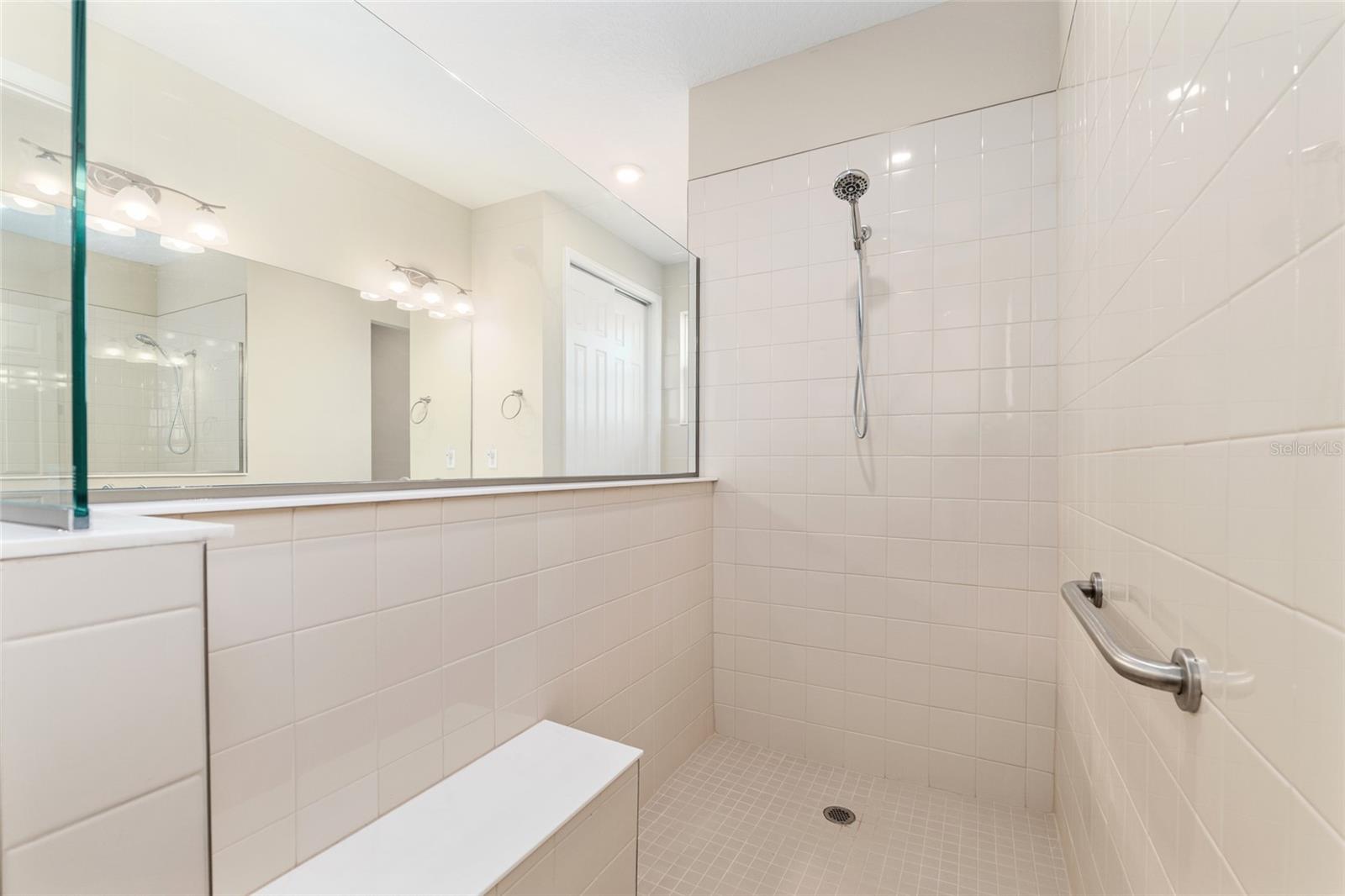 ON TOP OF THE WORLD - Residential