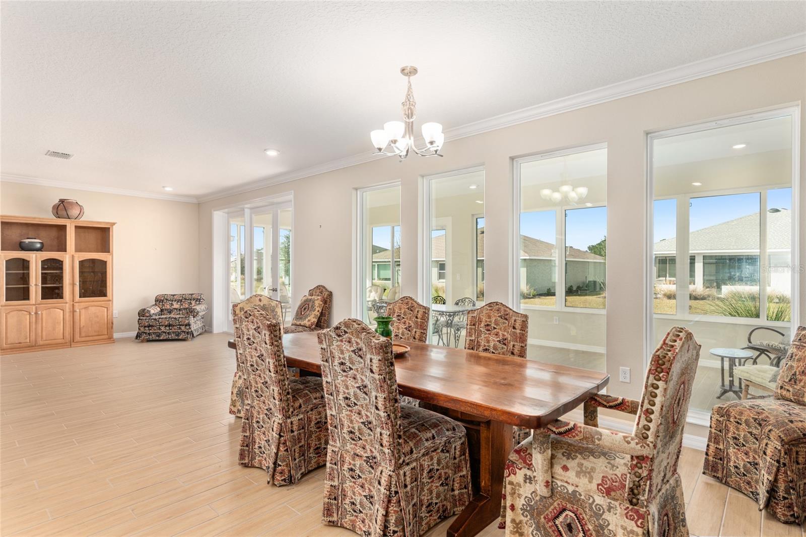 ON TOP OF THE WORLD - Residential