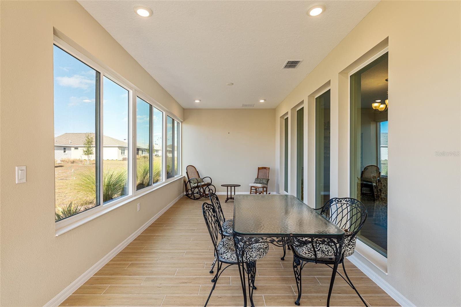 ON TOP OF THE WORLD - Residential