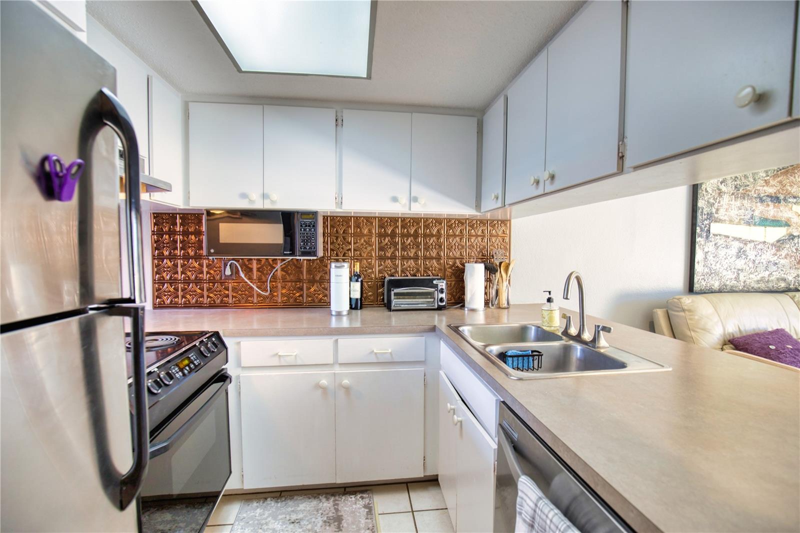 SUTTON PLACE - Residential Lease