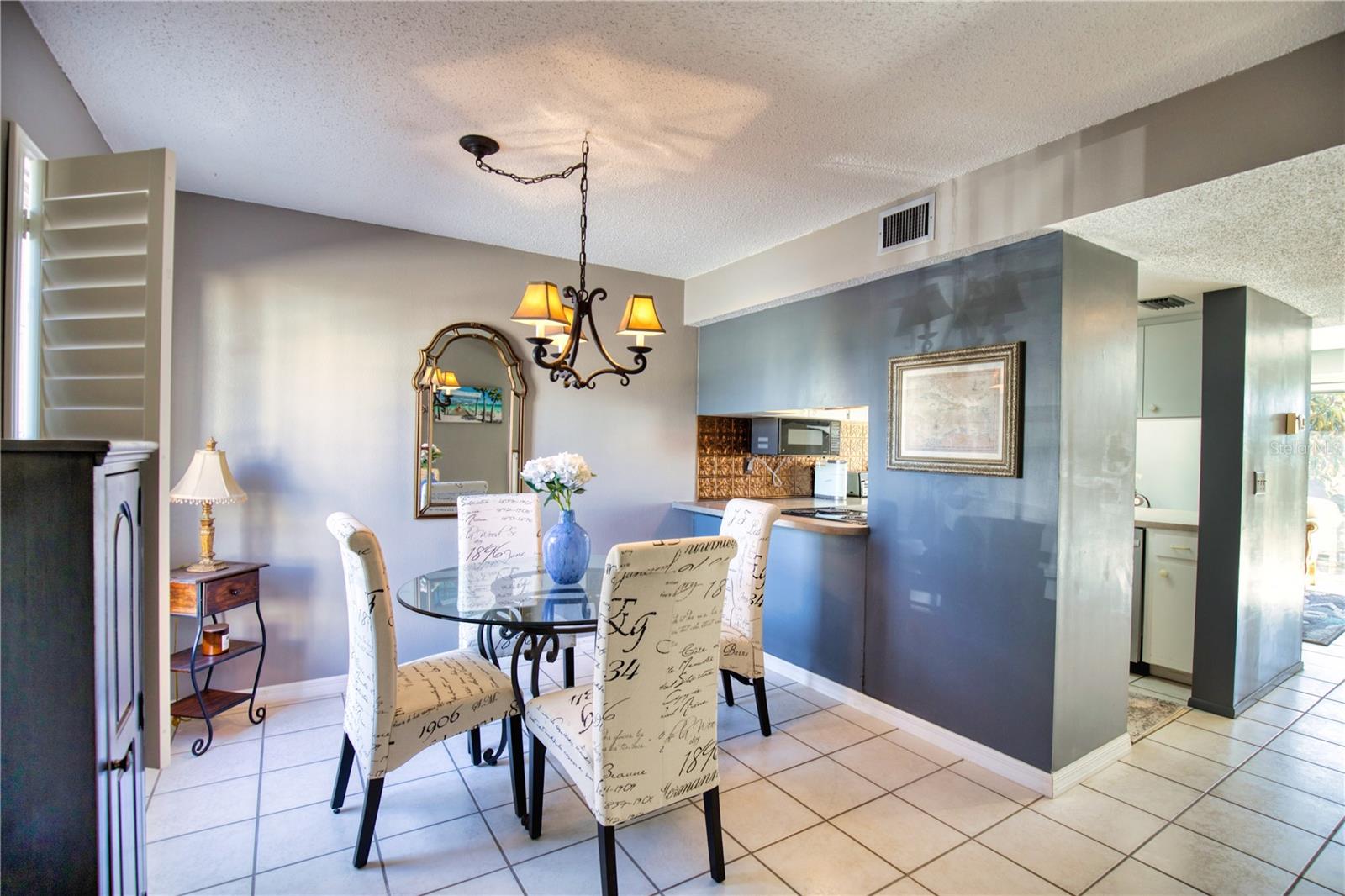 SUTTON PLACE - Residential Lease
