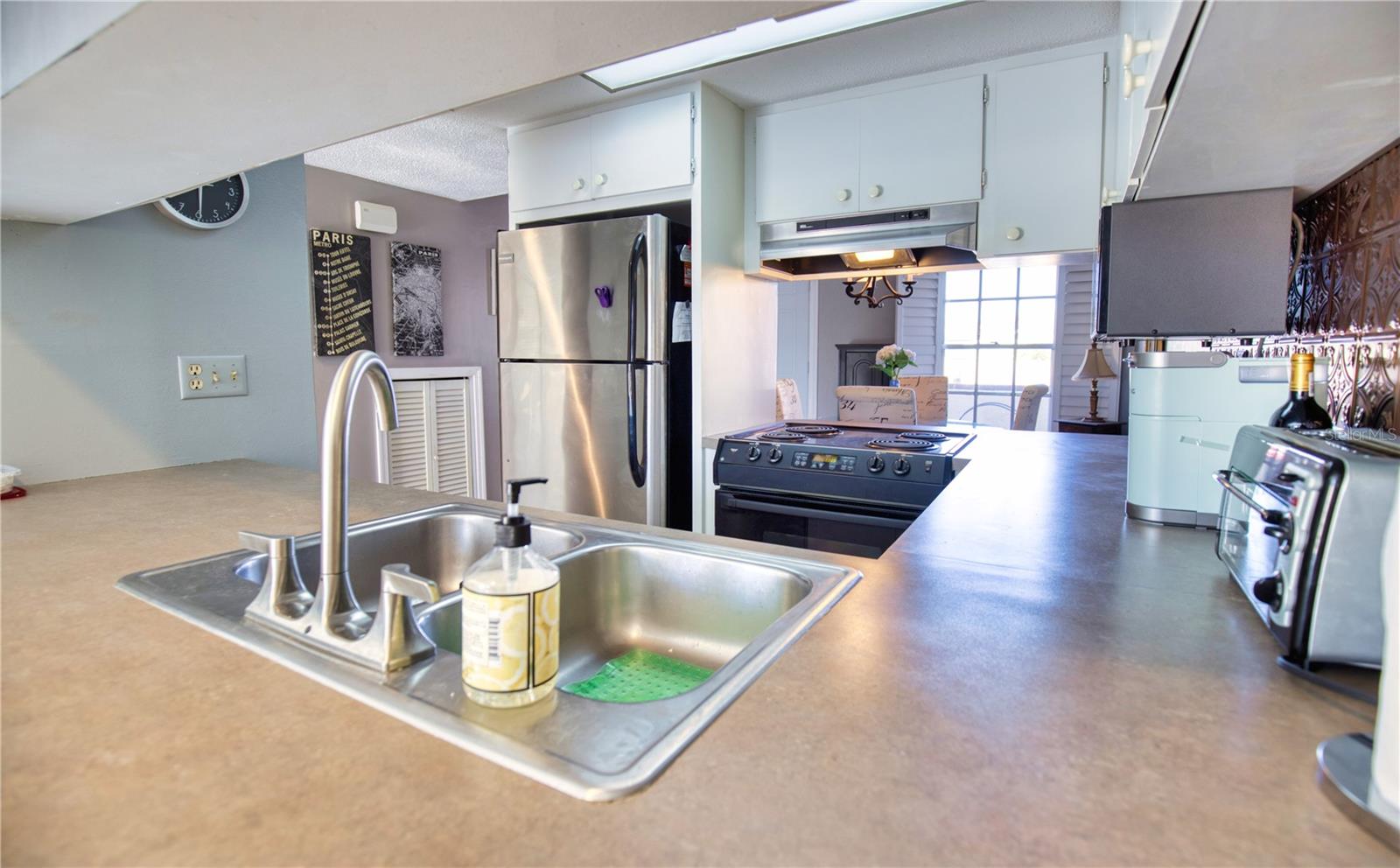 SUTTON PLACE - Residential Lease
