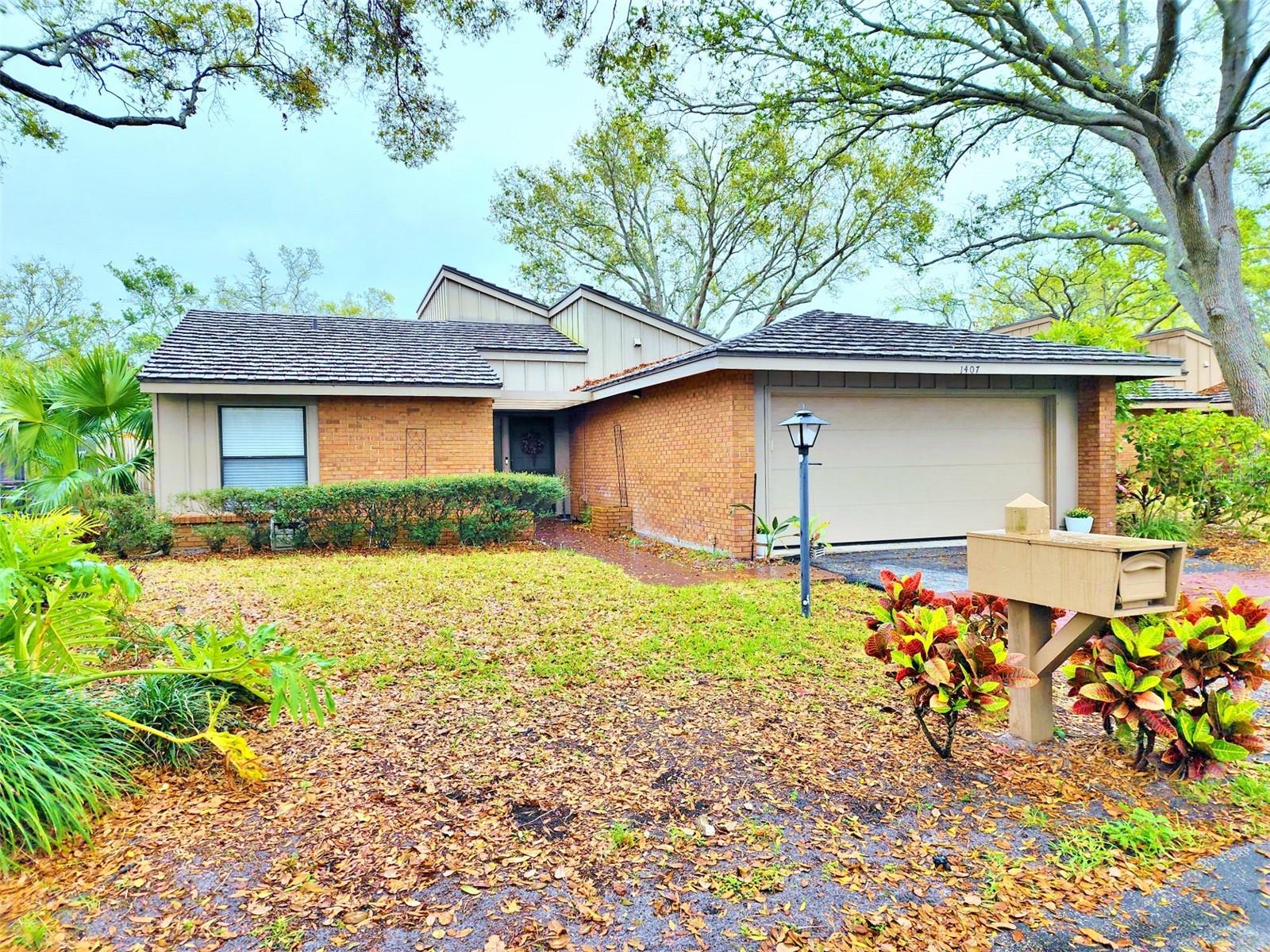 1407 WILLOW OAK CIRCLE