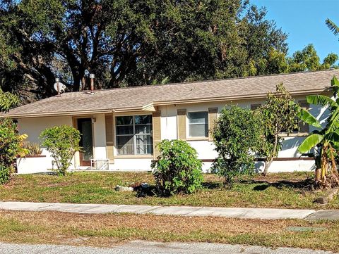 A home in SEMINOLE